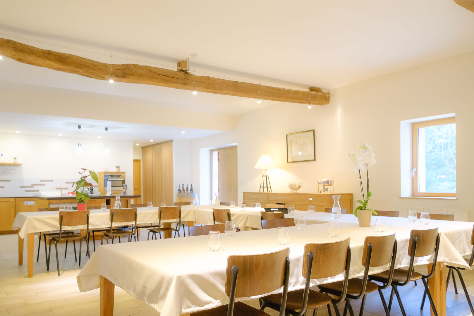 Le Chai, salle de réception pour 50 personnes, gîte de groupe au Domaine des Gauliers, entre Angers et saumur