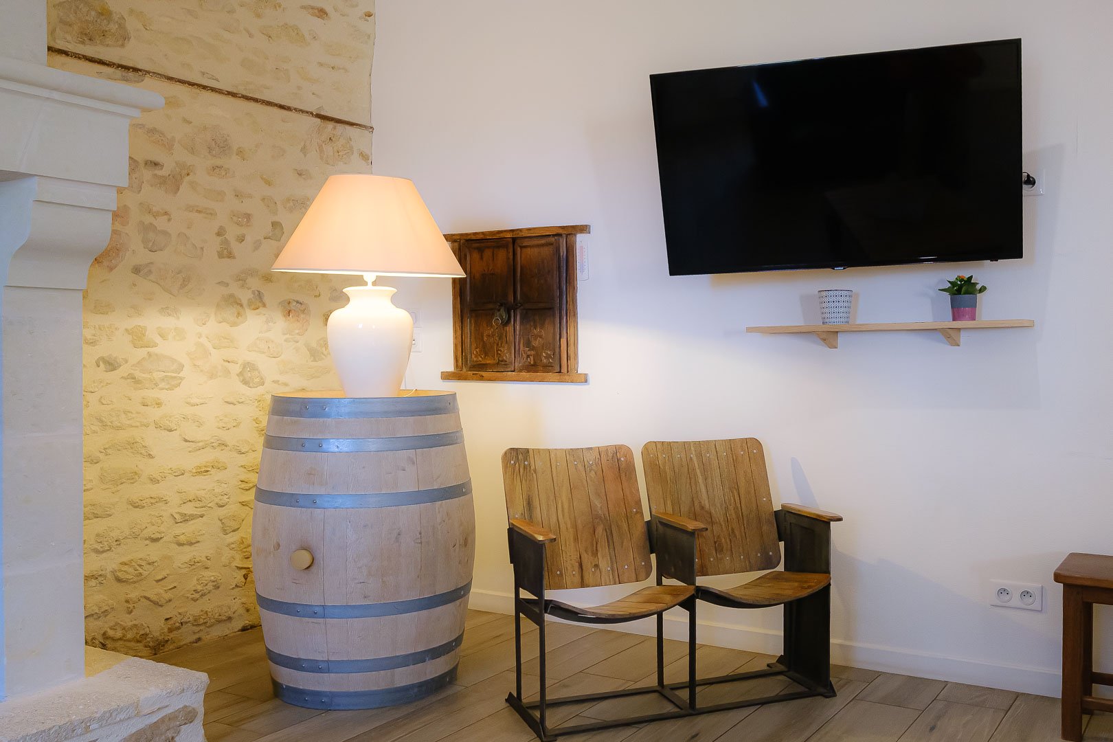 Le Chai, sa salle de réception, Domaine des Gauliers, gîtes de groupe 5 étoiles meublé de tourisme pour vos vacances en Anjou viticole