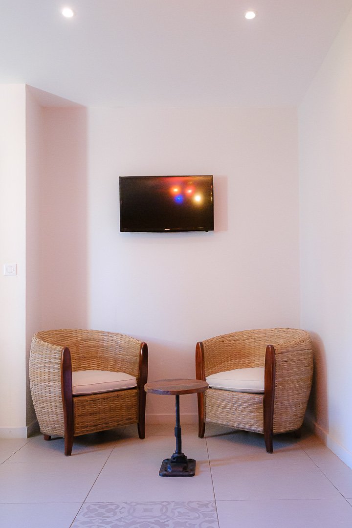 chambre Le Chai avec TV écran plat, gîte de groupe au Domaine des Gauliers